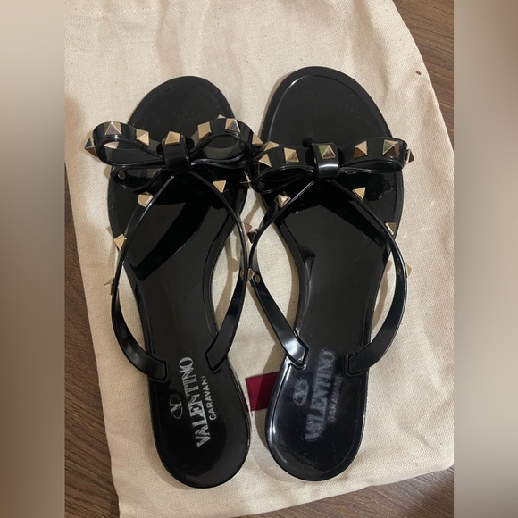 rockstud glittered rubber flip flop